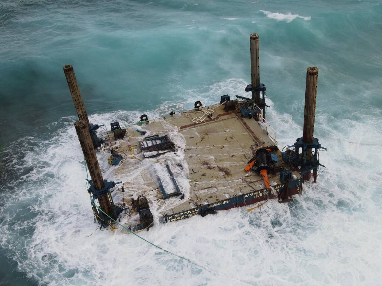 ތިލަމާލެ ބްރިޖް މަސައްކަތަށް ބޭނުންކުރާ ޕްލެޓްފޯމެއް ވިލިމާލެ ފަރަށް އަރާފައި