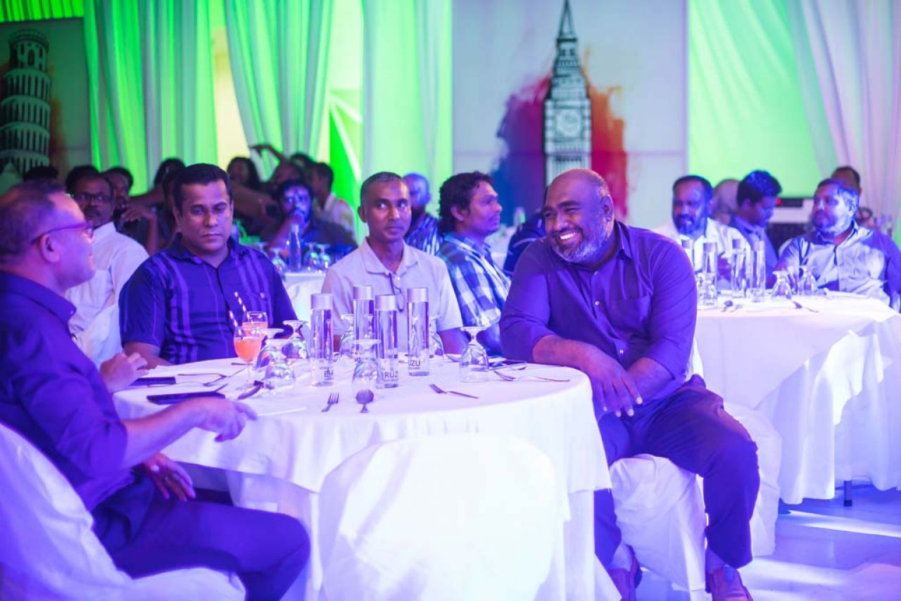 އެމްޑަބްލިޔުއެސްސީ ސްޓާފް ނައިޓް