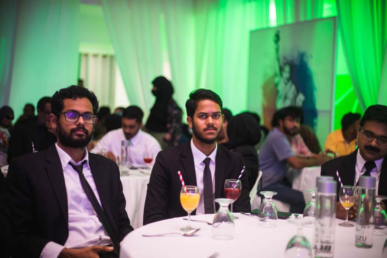 އެމްޑަބްލިޔުއެސްސީ ސްޓާފް ނައިޓް