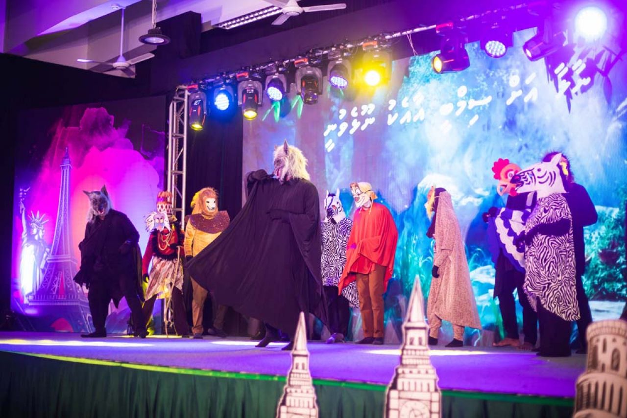 އެމްޑަބްލިޔުއެސްސީ ސްޓާފް ނައިޓް