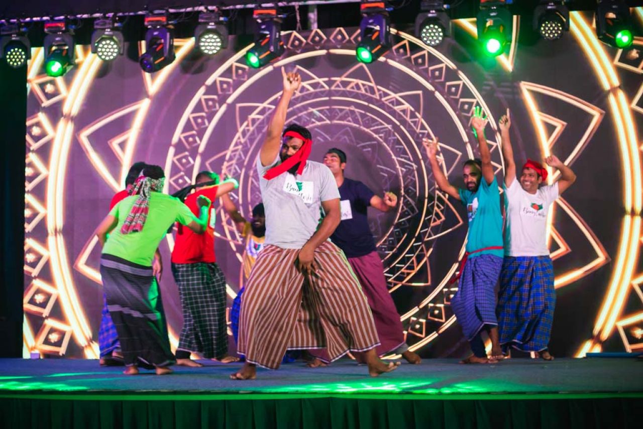 އެމްޑަބްލިޔުއެސްސީ ސްޓާފް ނައިޓް