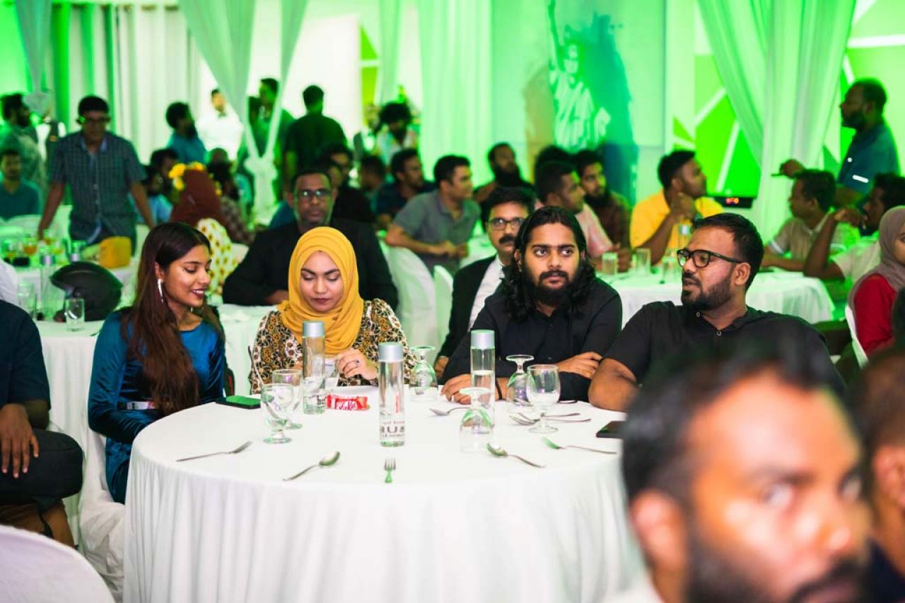 އެމްޑަބްލިޔުއެސްސީ ސްޓާފް ނައިޓް