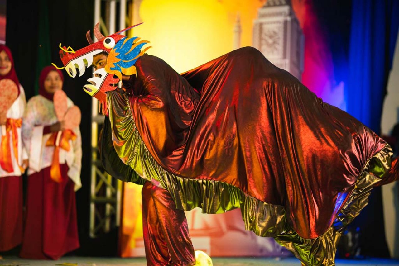 އެމްޑަބްލިޔުއެސްސީ ސްޓާފް ނައިޓް