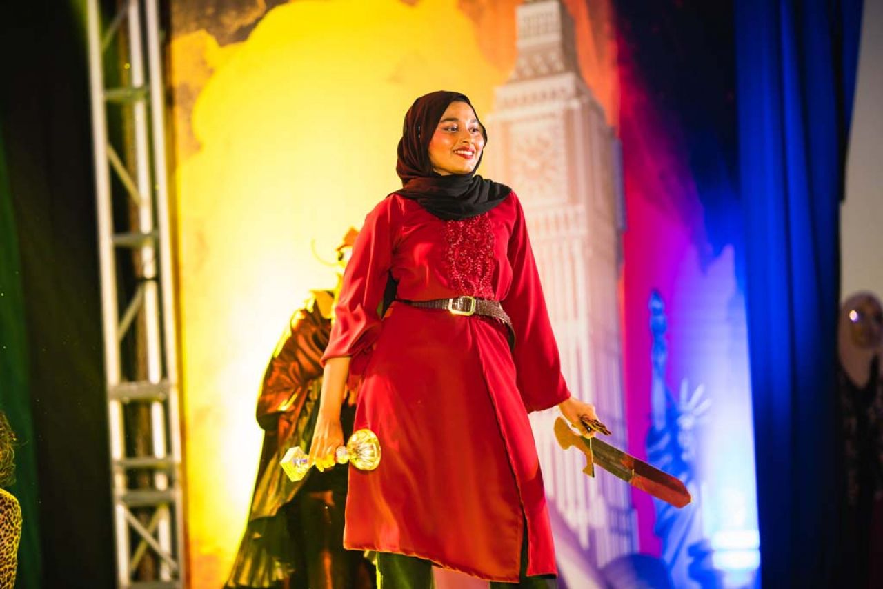 އެމްޑަބްލިޔުއެސްސީ ސްޓާފް ނައިޓް