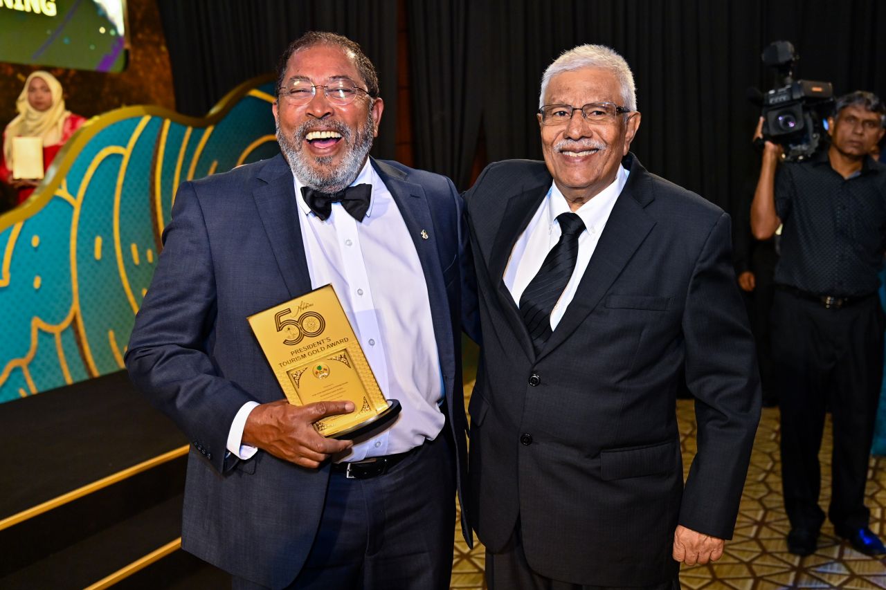 ޓޫރިޒަމް ގޯލްޑަން އިޔާ ގާލާ ޑިނާ