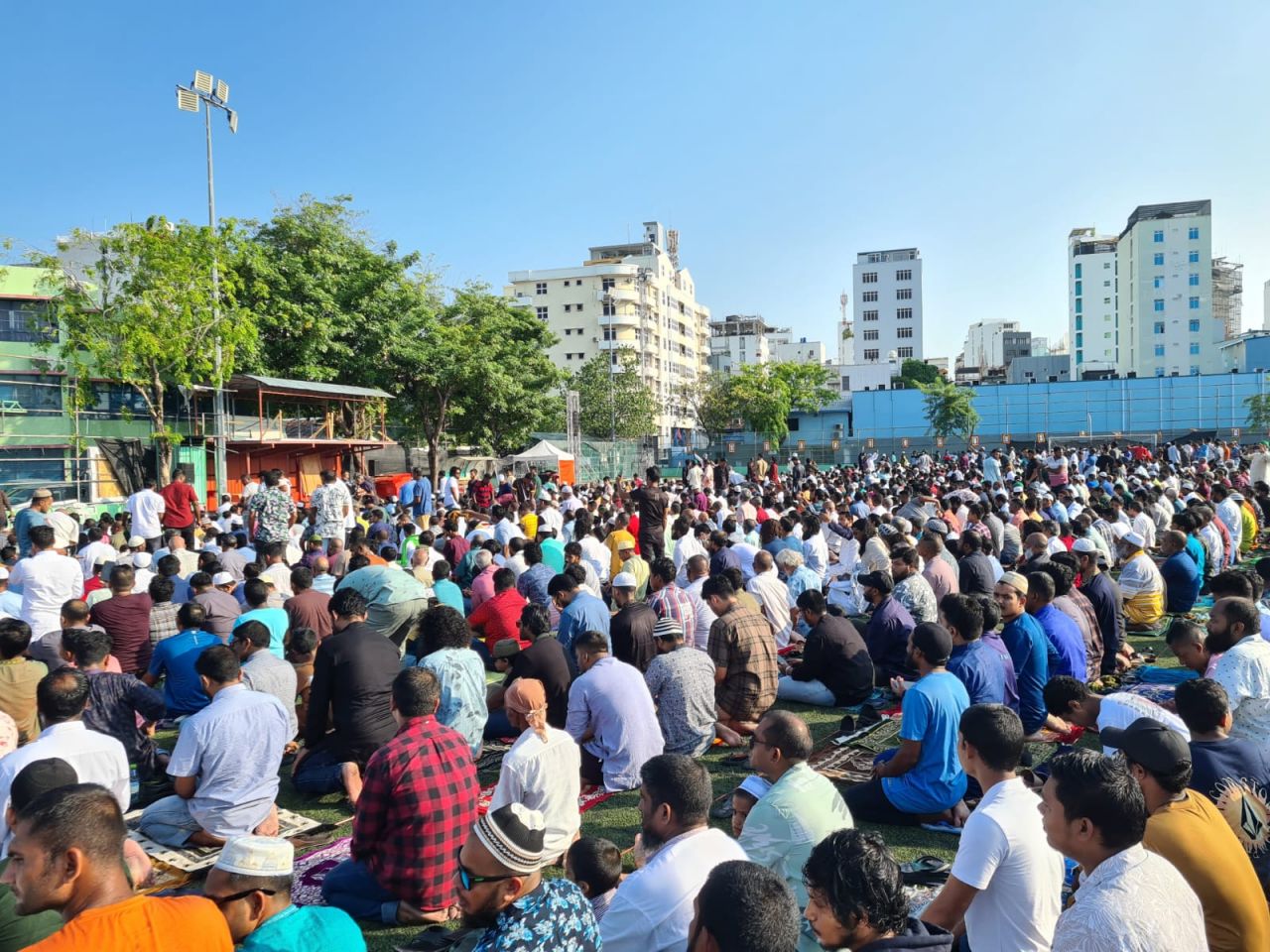 ފިތުރު އީދު 2023 - ބޮޑުޖަމާއަތުގައިި އީދު ނަމާދު ކުރުން