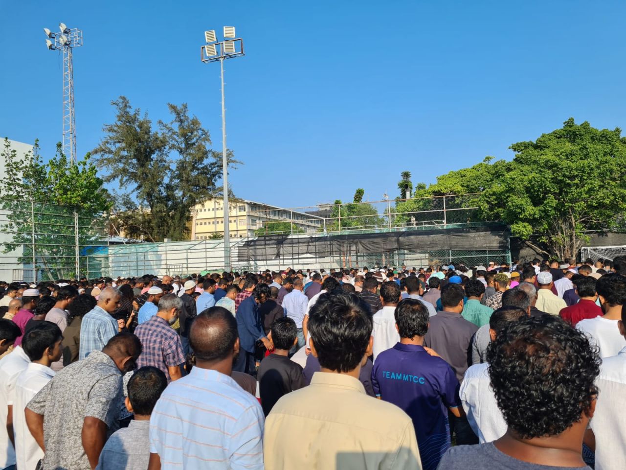 ފިތުރު އީދު 2023 - ބޮޑުޖަމާއަތުގައިި އީދު ނަމާދު ކުރުން