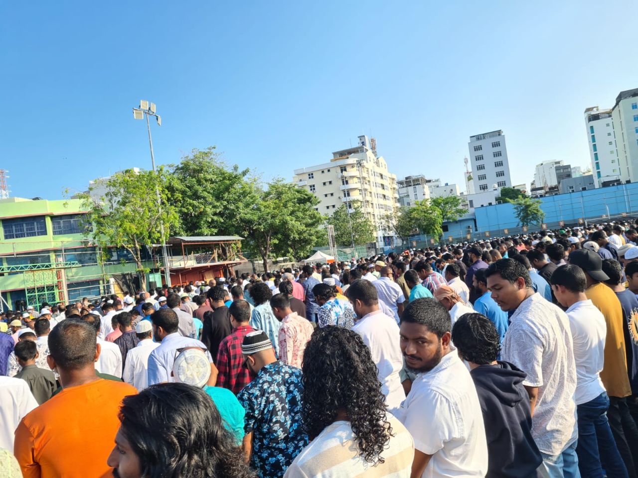 ފިތުރު އީދު 2023 - ބޮޑުޖަމާއަތުގައިި އީދު ނަމާދު ކުރުން