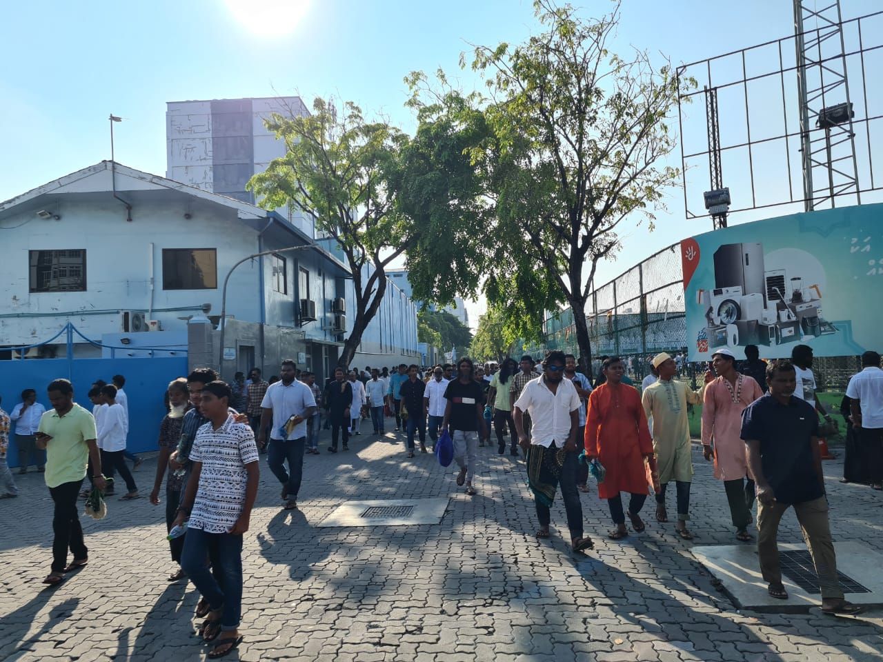 ފިތުރު އީދު 2023 - ބޮޑުޖަމާއަތުގައިި އީދު ނަމާދު ކުރުން