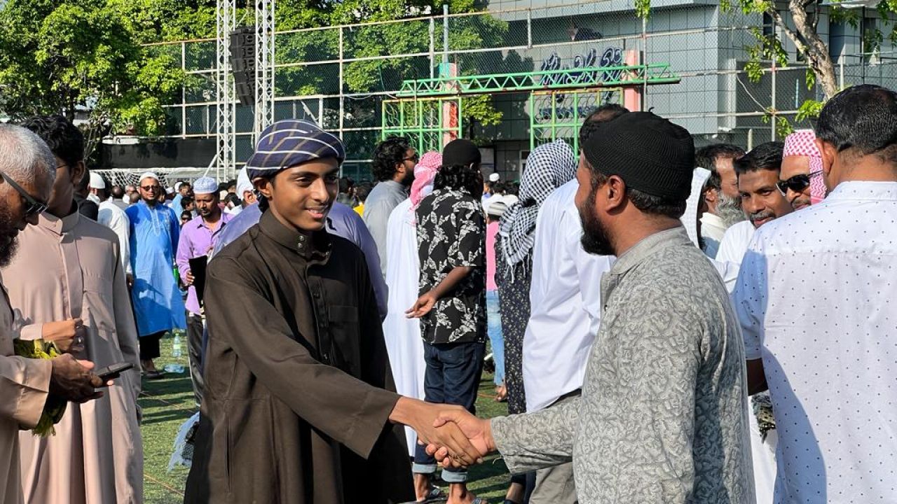 ފިތުރު އީދު 2023 - ބޮޑުޖަމާއަތުގައިި އީދު ނަމާދު ކުރުން