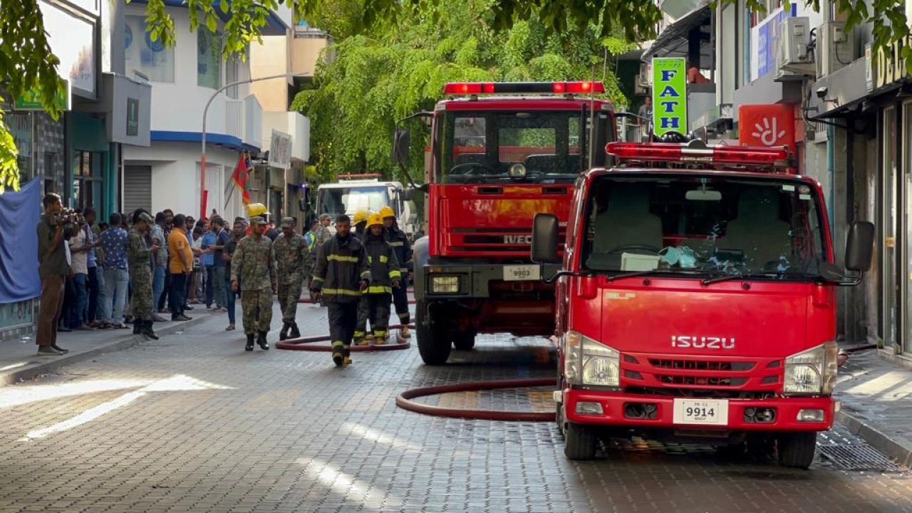މަޖީދީ މަގު ޑިލައިޓް ފިހާރަ ހުރި އިމާރާތުގައި އަލިފާނުގެ ހާދިސާއެއް ހިނގުން 