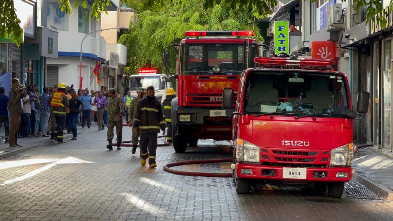 މަޖީދީ މަގު ޑިލައިޓް ފިހާރަ ހުރި އިމާރާތުގައި އަލިފާނުގެ ހާދިސާއެއް ހިނގުން 