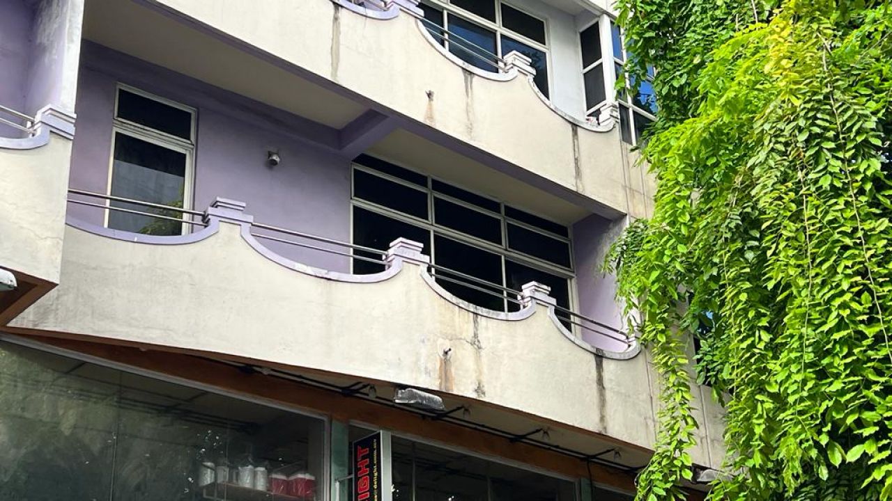 މަޖީދީ މަގު ޑިލައިޓް ފިހާރަ ހުރި އިމާރާތުގައި އަލިފާނުގެ ހާދިސާއެއް ހިނގުން 