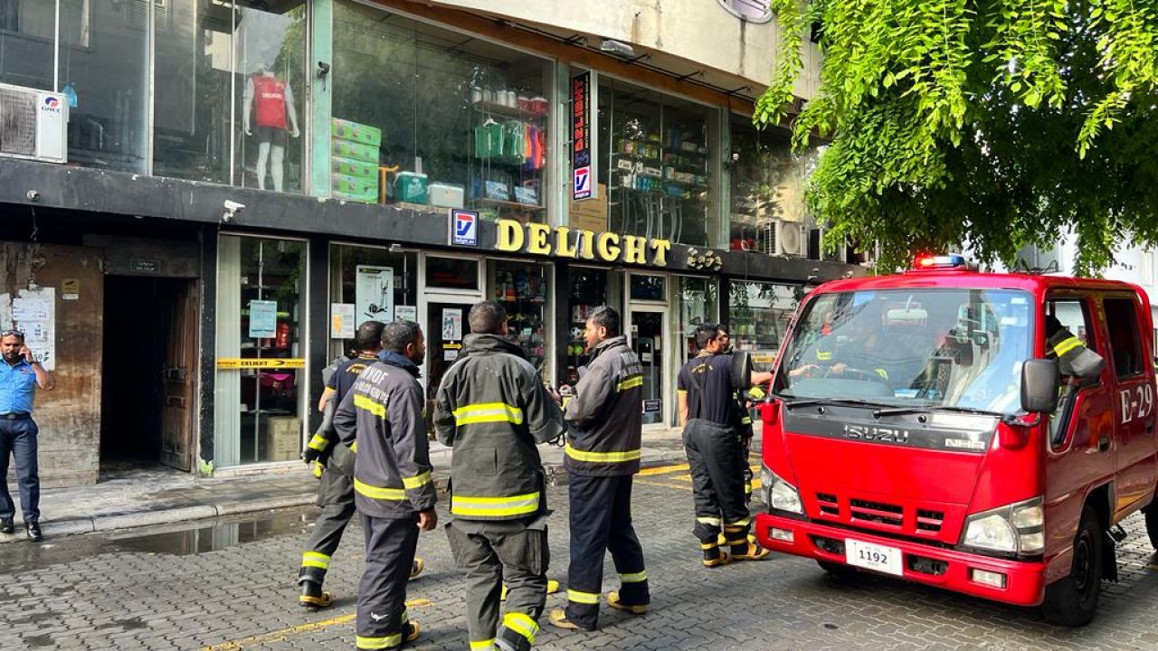 މަޖީދީ މަގު ޑިލައިޓް ފިހާރަ ހުރި އިމާރާތުގައި އަލިފާނުގެ ހާދިސާއެއް ހިނގުން 