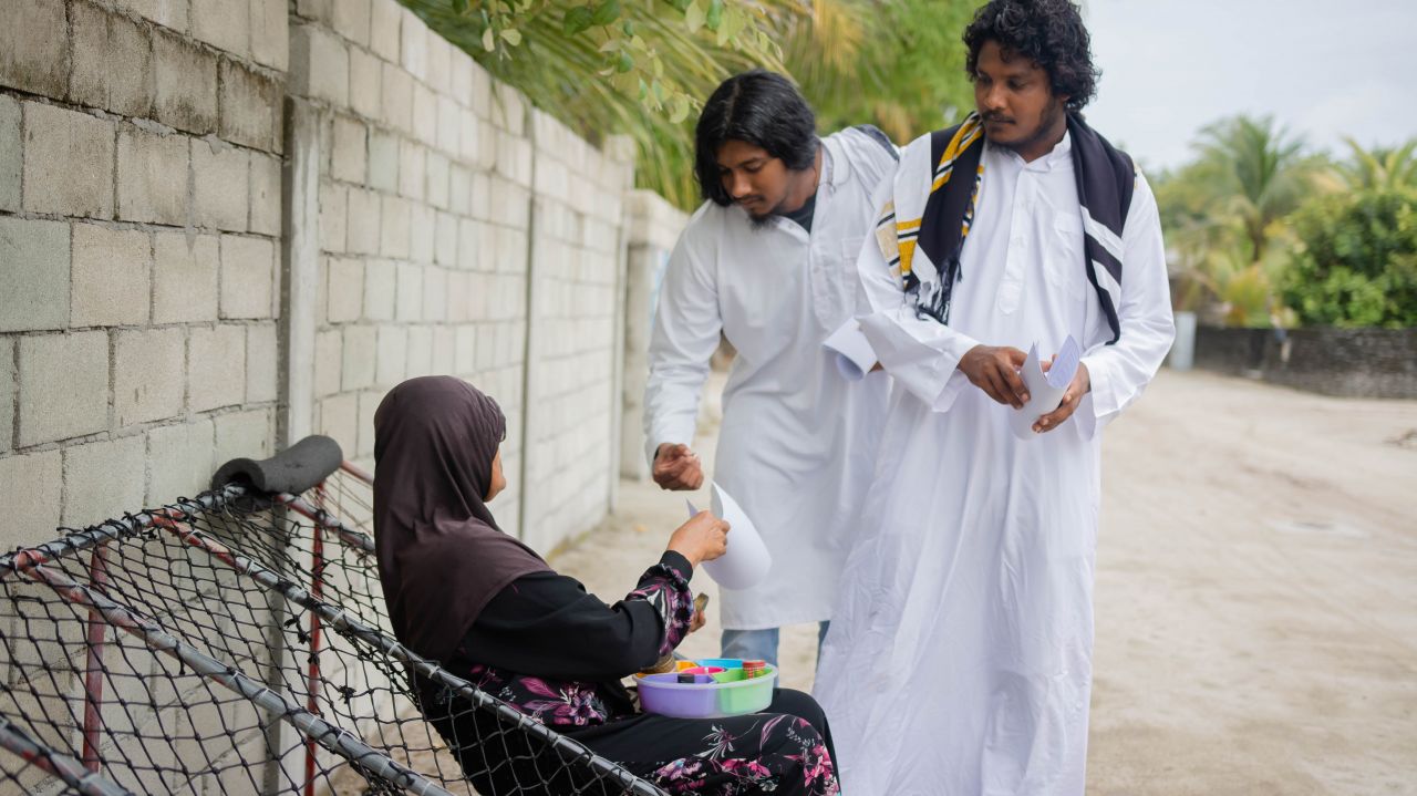 ތަފާތު ވާނީ މި ވަރަކަށް، އީދަށް ދައުވަތު ދިނުންވެސް މާކުރަތުގައި ފޯރި ގަދަ!