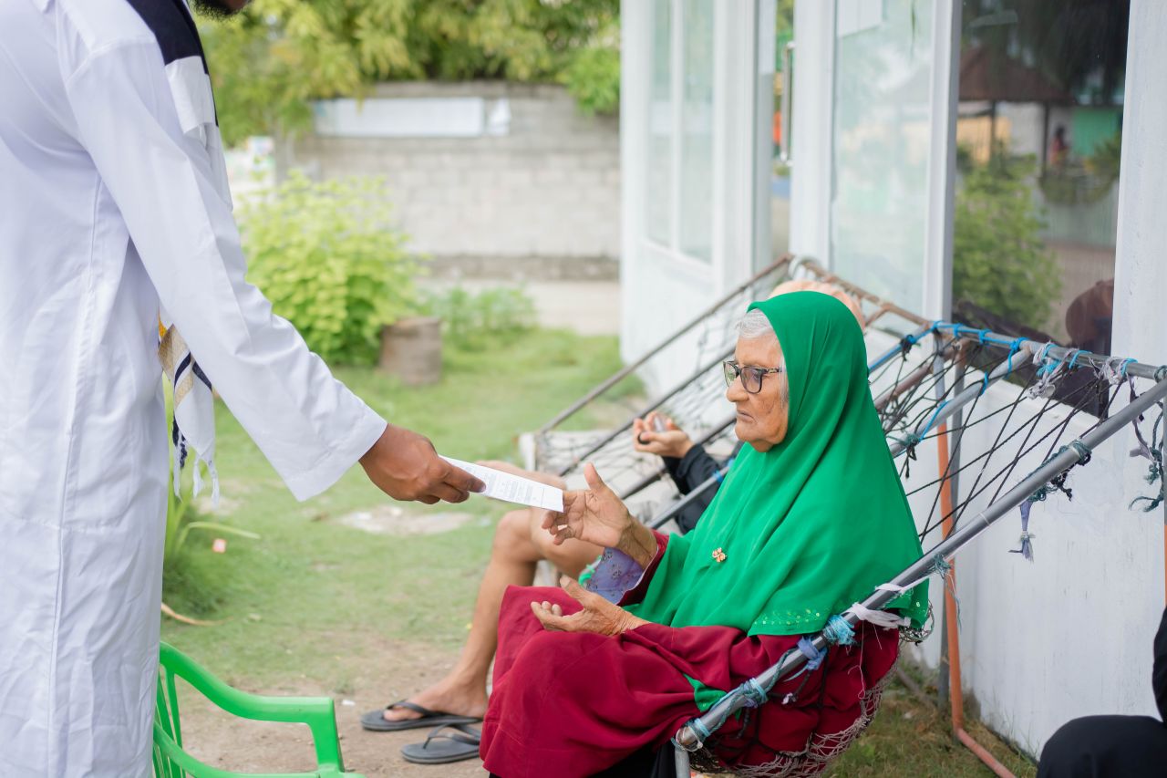 ތަފާތު ވާނީ މި ވަރަކަށް، އީދަށް ދައުވަތު ދިނުންވެސް މާކުރަތުގައި ފޯރި ގަދަ!