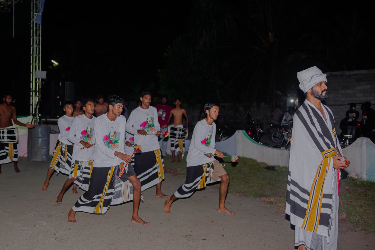 ތަފާތު ވާނީ މި ވަރަކަށް، އީދަށް ދައުވަތު ދިނުންވެސް މާކުރަތުގައި ފޯރި ގަދަ!