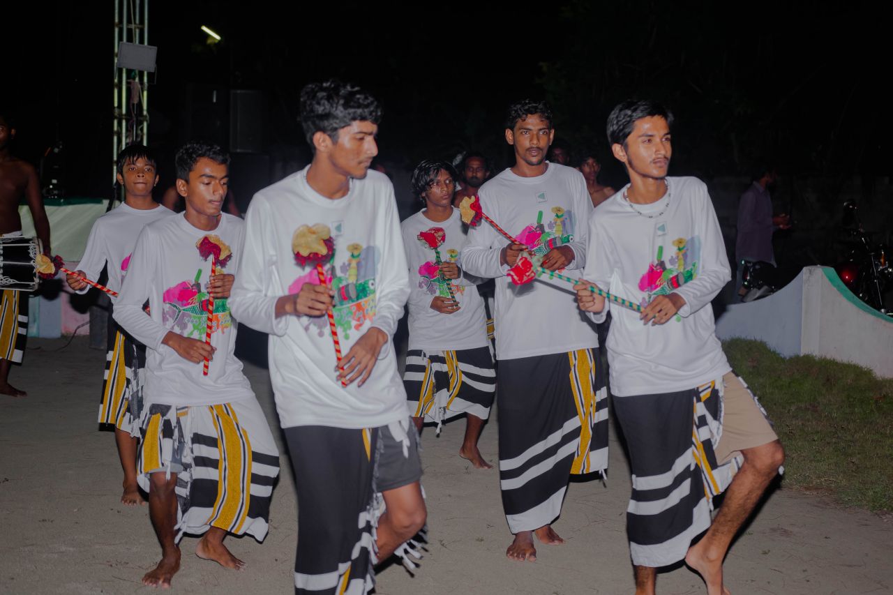 ތަފާތު ވާނީ މި ވަރަކަށް، އީދަށް ދައުވަތު ދިނުންވެސް މާކުރަތުގައި ފޯރި ގަދަ!