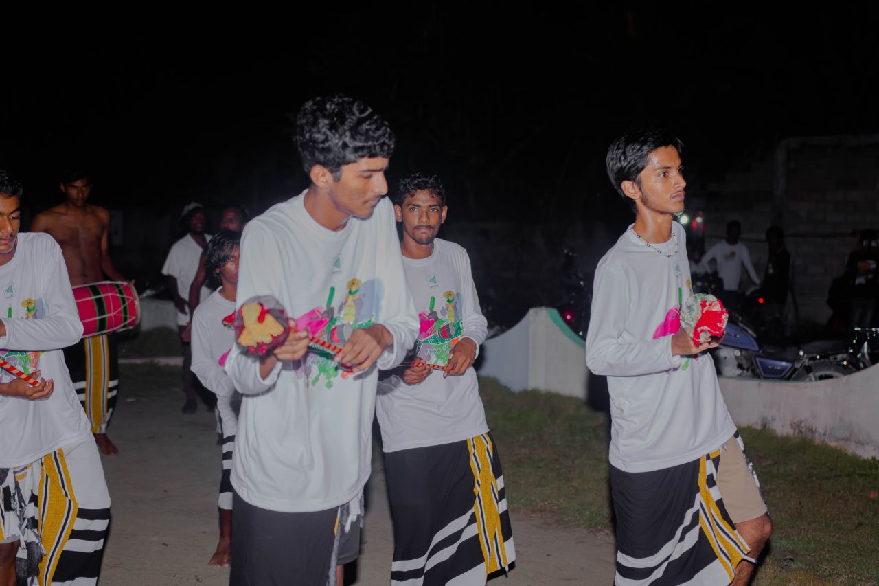 ތަފާތު ވާނީ މި ވަރަކަށް، އީދަށް ދައުވަތު ދިނުންވެސް މާކުރަތުގައި ފޯރި ގަދަ!