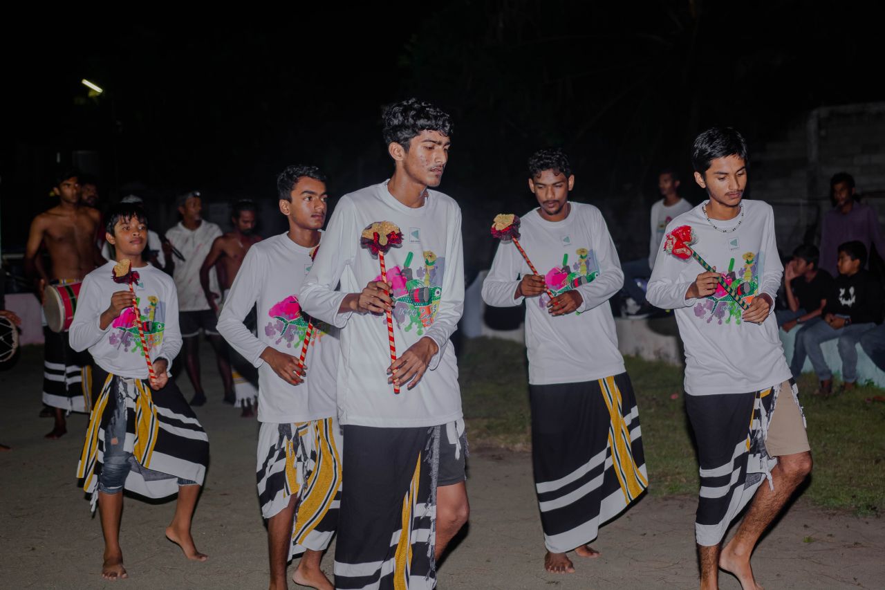 ތަފާތު ވާނީ މި ވަރަކަށް، އީދަށް ދައުވަތު ދިނުންވެސް މާކުރަތުގައި ފޯރި ގަދަ!