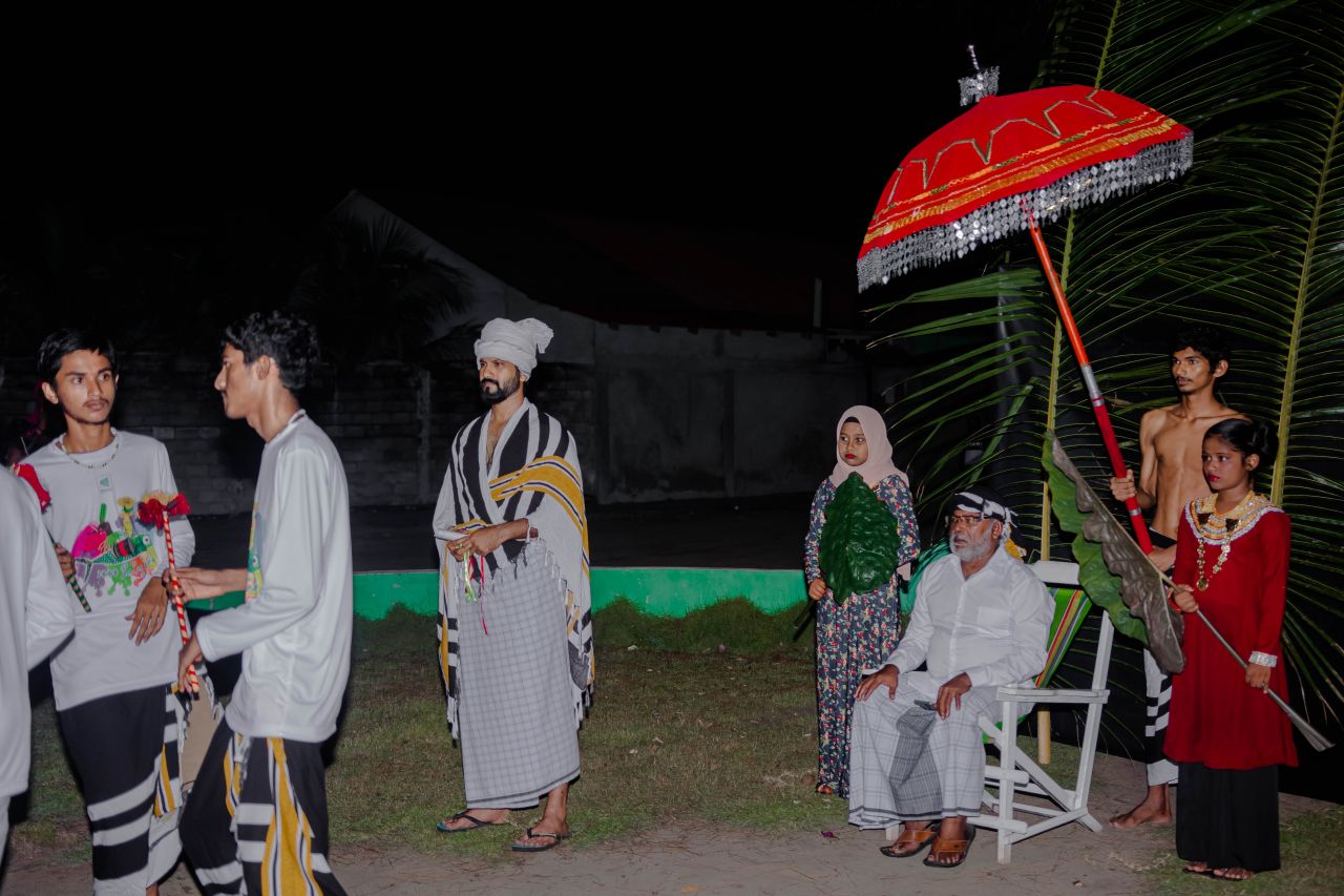 ތަފާތު ވާނީ މި ވަރަކަށް، އީދަށް ދައުވަތު ދިނުންވެސް މާކުރަތުގައި ފޯރި ގަދަ!