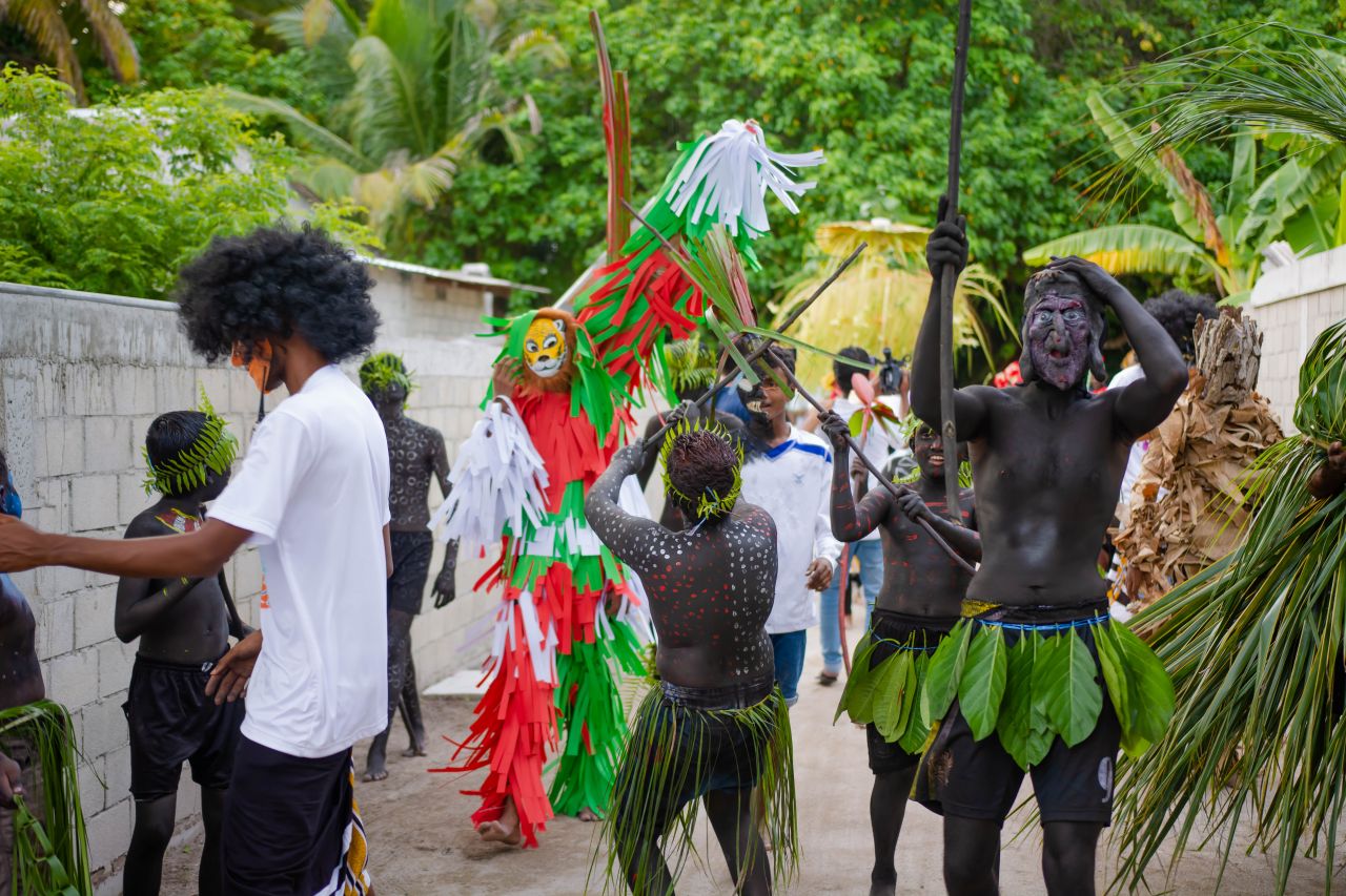 މާކުރަތުގެ ކޯޑީގެ ކުޅިވަރުތައް، ތަފާތު ވެފައި ފޯރި ގަދަ!
