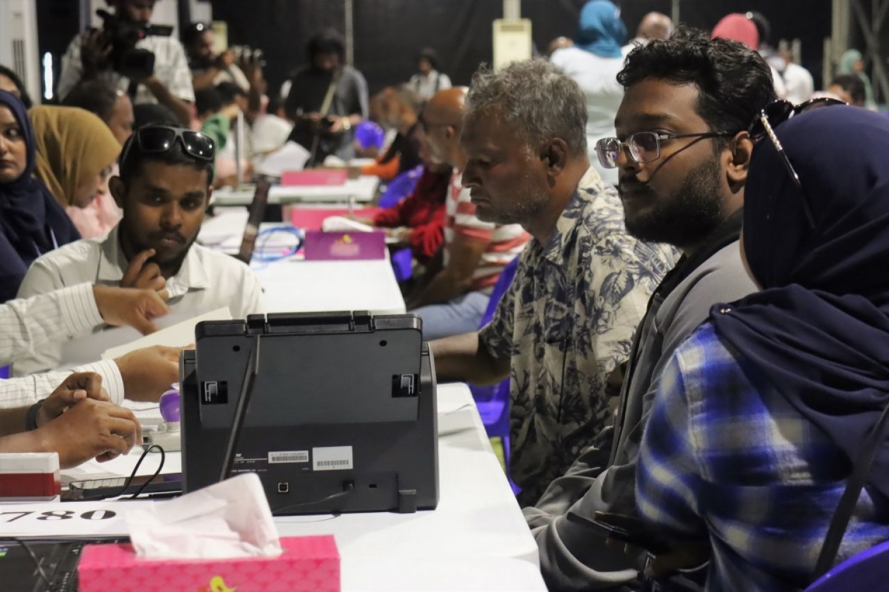 ހުޅުމާލެ ފޭސް2 އިން ގޯތި ލިބުނު މީހުންނަށް ރަޖިސްޓްރީ ހަވާލުކޮށް ބިން ކެނޑުން