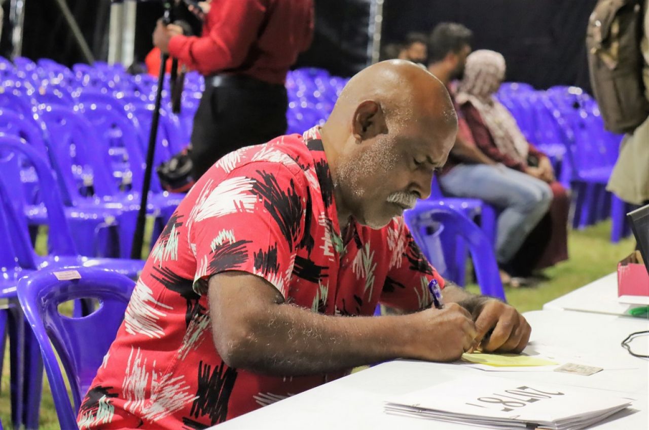 ހުޅުމާލެ ފޭސް2 އިން ގޯތި ލިބުނު މީހުންނަށް ރަޖިސްޓްރީ ހަވާލުކޮށް ބިން ކެނޑުން