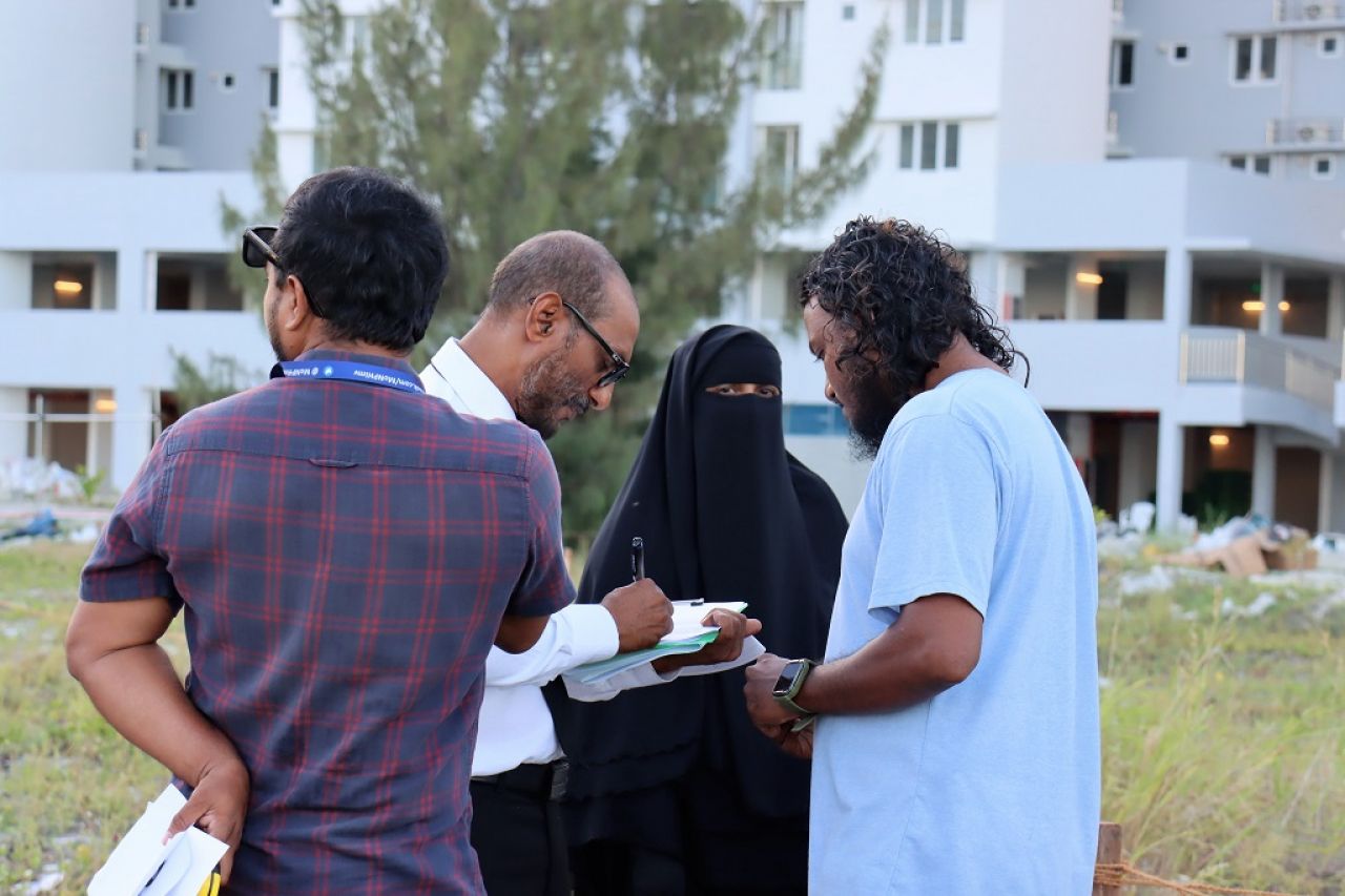 ހުޅުމާލެ ފޭސް2 އިން ގޯތި ލިބުނު މީހުންނަށް ރަޖިސްޓްރީ ހަވާލުކޮށް ބިން ކެނޑުން