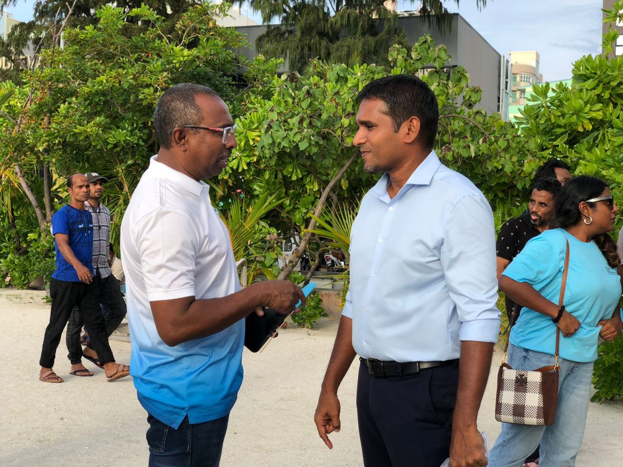 އިލްޔާސްގެ ކެމްޕެއިން ހަރަކާތް ނިންމާލުން