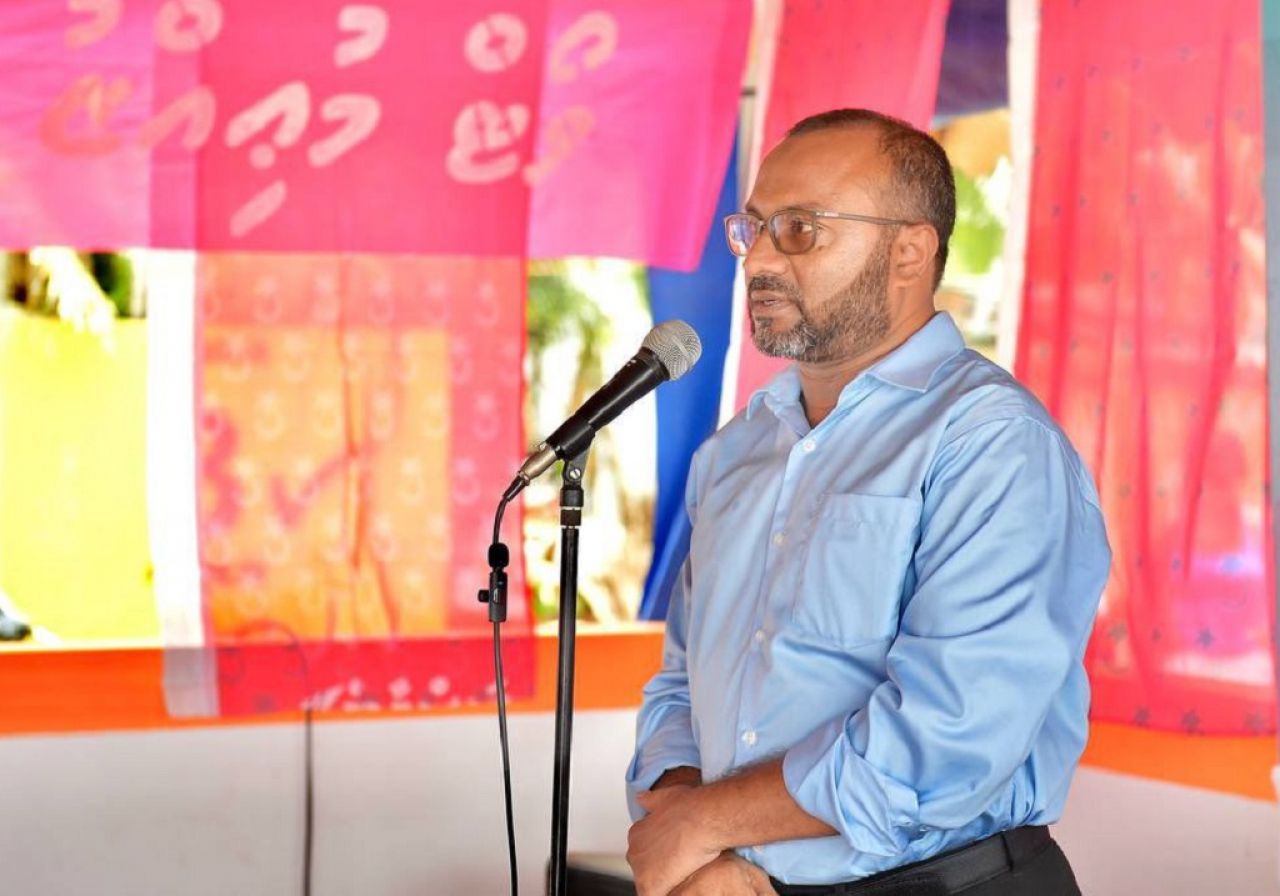 ޑރ. މުއިއްޒު ކެމްޕެއިނަށް އއ. އަދި އދ. އަށް 