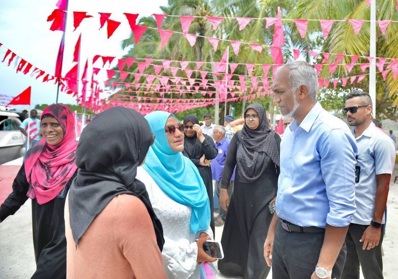 ޑރ. މުއިއްޒު ކެމްޕެއިނަށް އއ. އަދި އދ. އަށް 