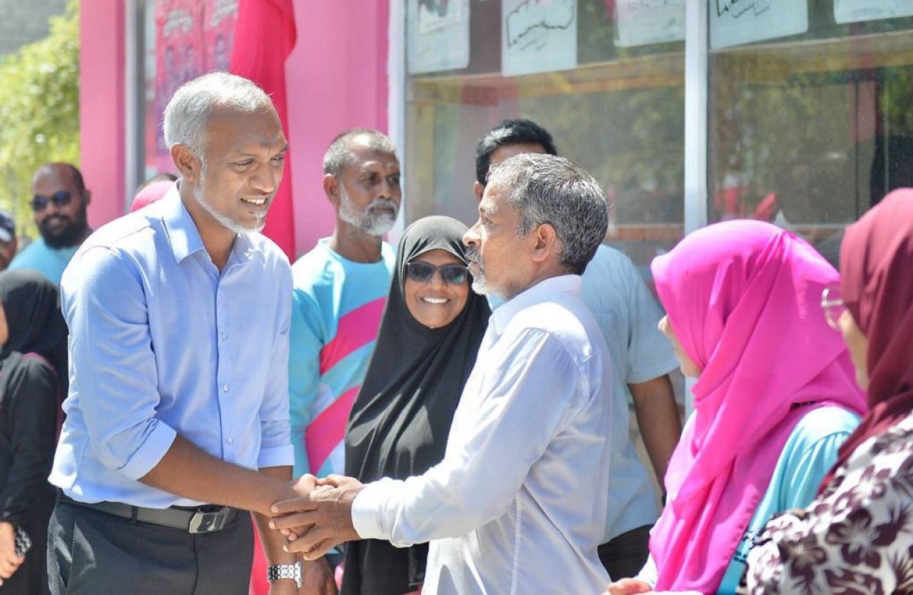 ޑރ. މުއިއްޒު ކެމްޕެއިނަށް އއ. އަދި އދ. އަށް 