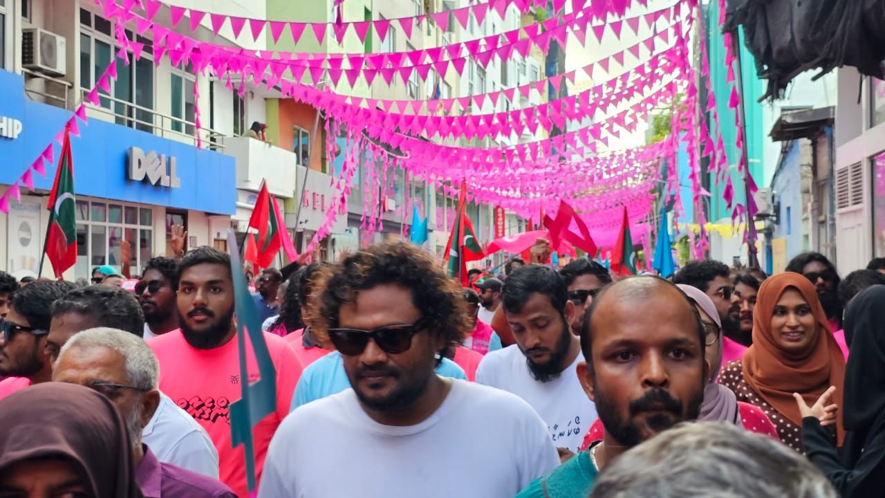 ޕީއެންސީގެ ރިޔާސީ ކެންޑިޑޭޓު ޑރ. މުހައްމަދު މުއިއްޒުގެ ކެމްޕެއިން ނިންމުމުގެ ރެލީ 
