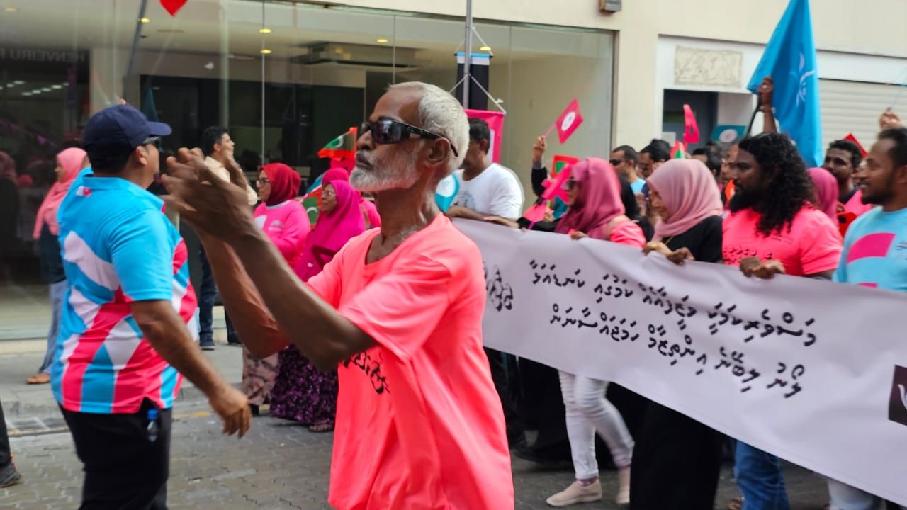 ޕީއެންސީގެ ރިޔާސީ ކެންޑިޑޭޓު ޑރ. މުހައްމަދު މުއިއްޒުގެ ކެމްޕެއިން ނިންމުމުގެ ރެލީ 