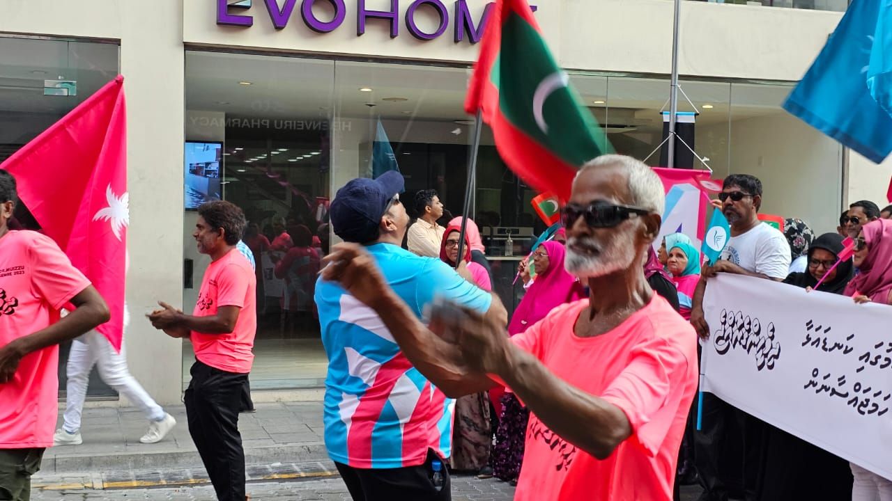 ޕީއެންސީގެ ރިޔާސީ ކެންޑިޑޭޓު ޑރ. މުހައްމަދު މުއިއްޒުގެ ކެމްޕެއިން ނިންމުމުގެ ރެލީ 