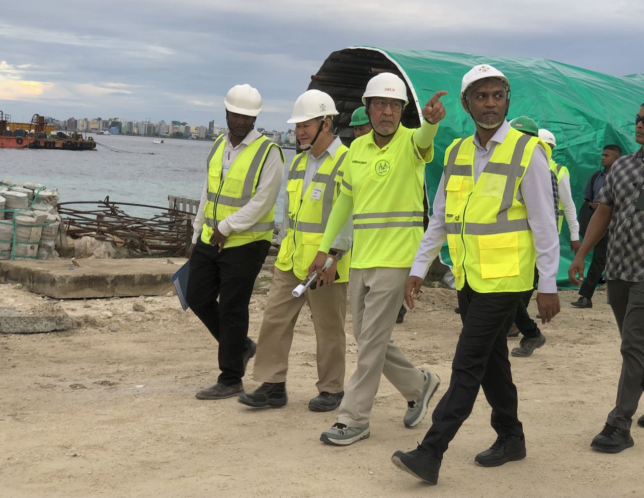 ތިލަމާލެ ބްރިޖުގެ މަސައްކަތް ރައީސް މުއިއްޒު ބައްލަވާލެއްވުން