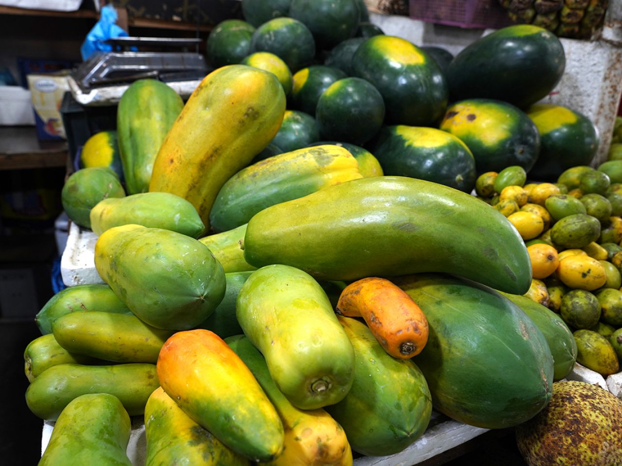 ލޯކަލް މާރުކޭޓު