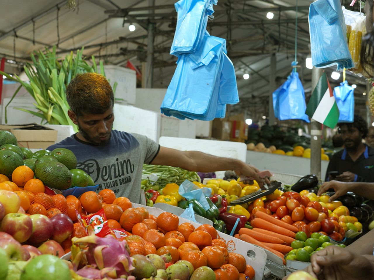 ލޯކަލް މާރުކޭޓު