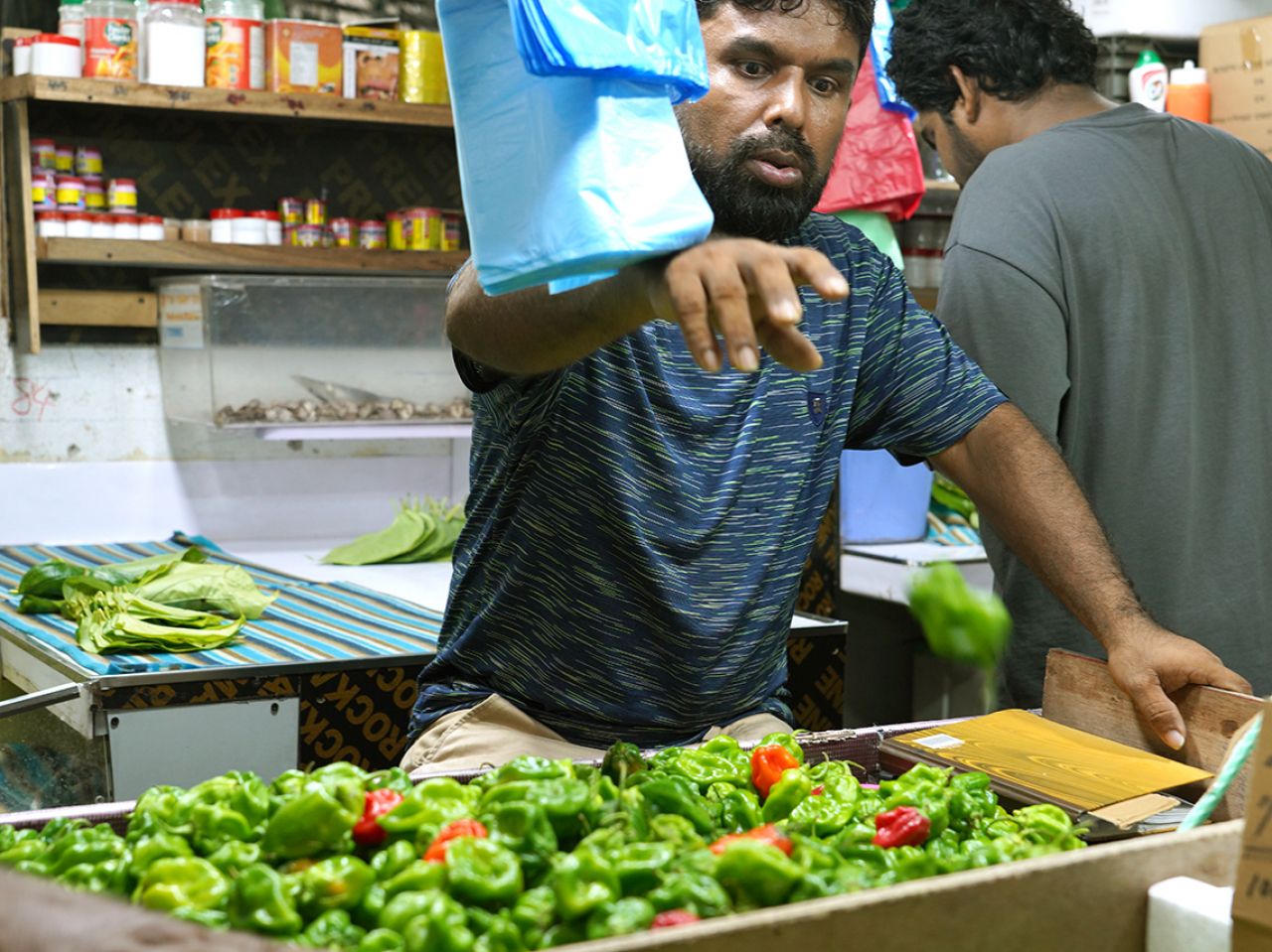 ލޯކަލް މާރުކޭޓު