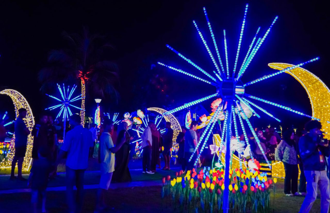 އީދު އަލިން މާލެ ދިއްލާލުން