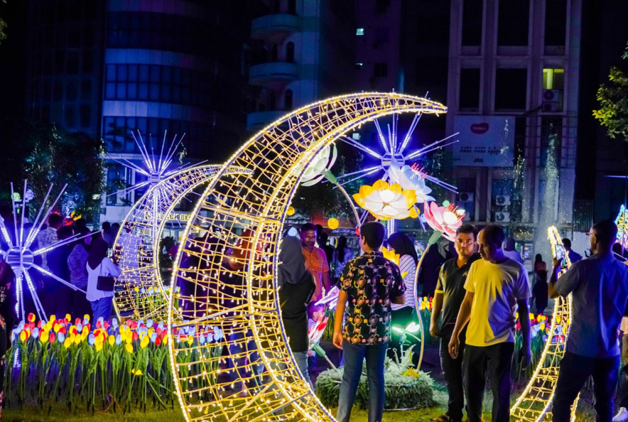 އީދު އަލިން މާލެ ދިއްލާލުން