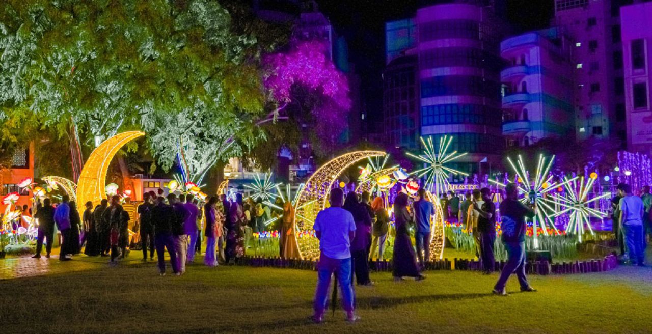 އީދު އަލިން މާލެ ދިއްލާލުން