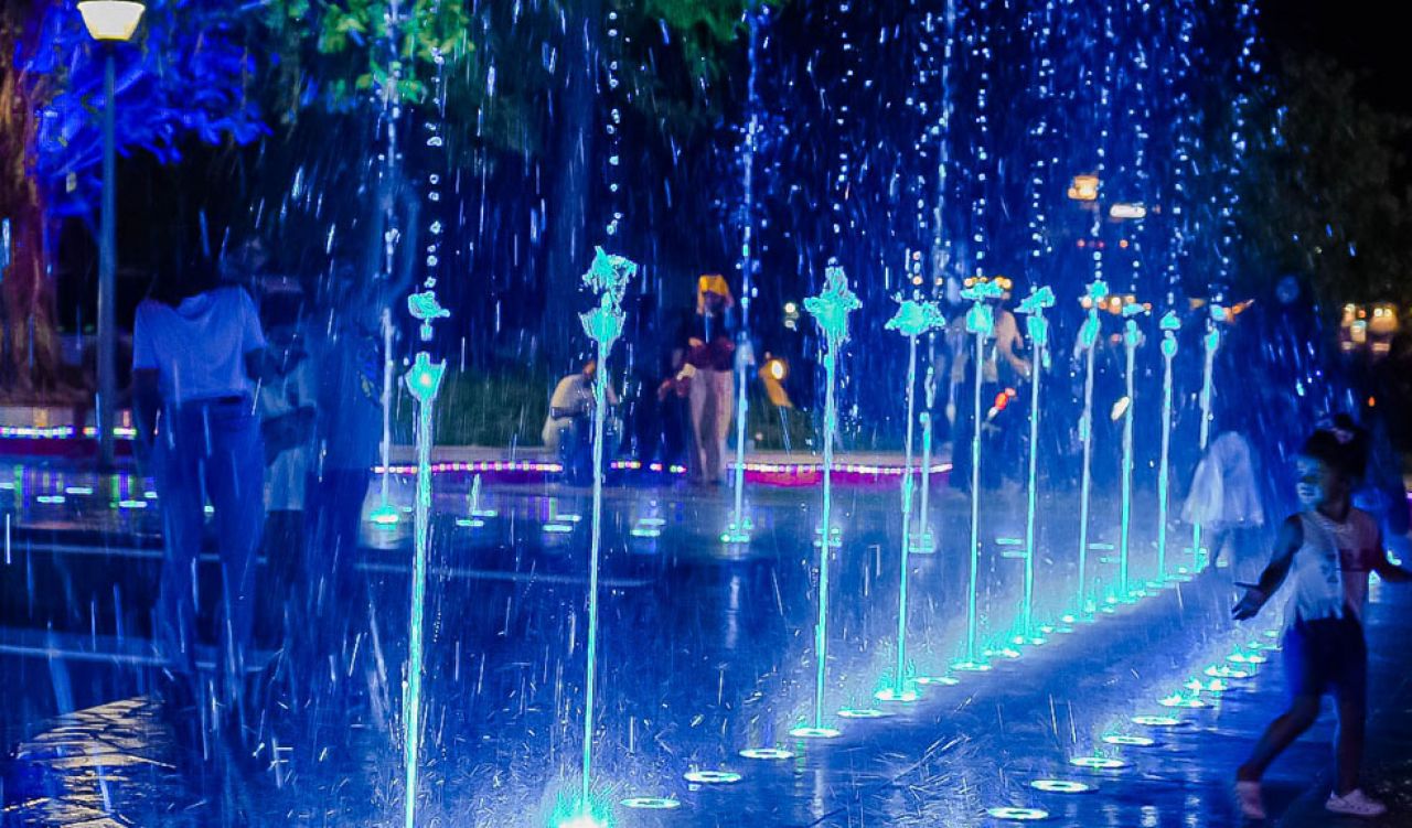 އީދު އަލިން މާލެ ދިއްލާލުން