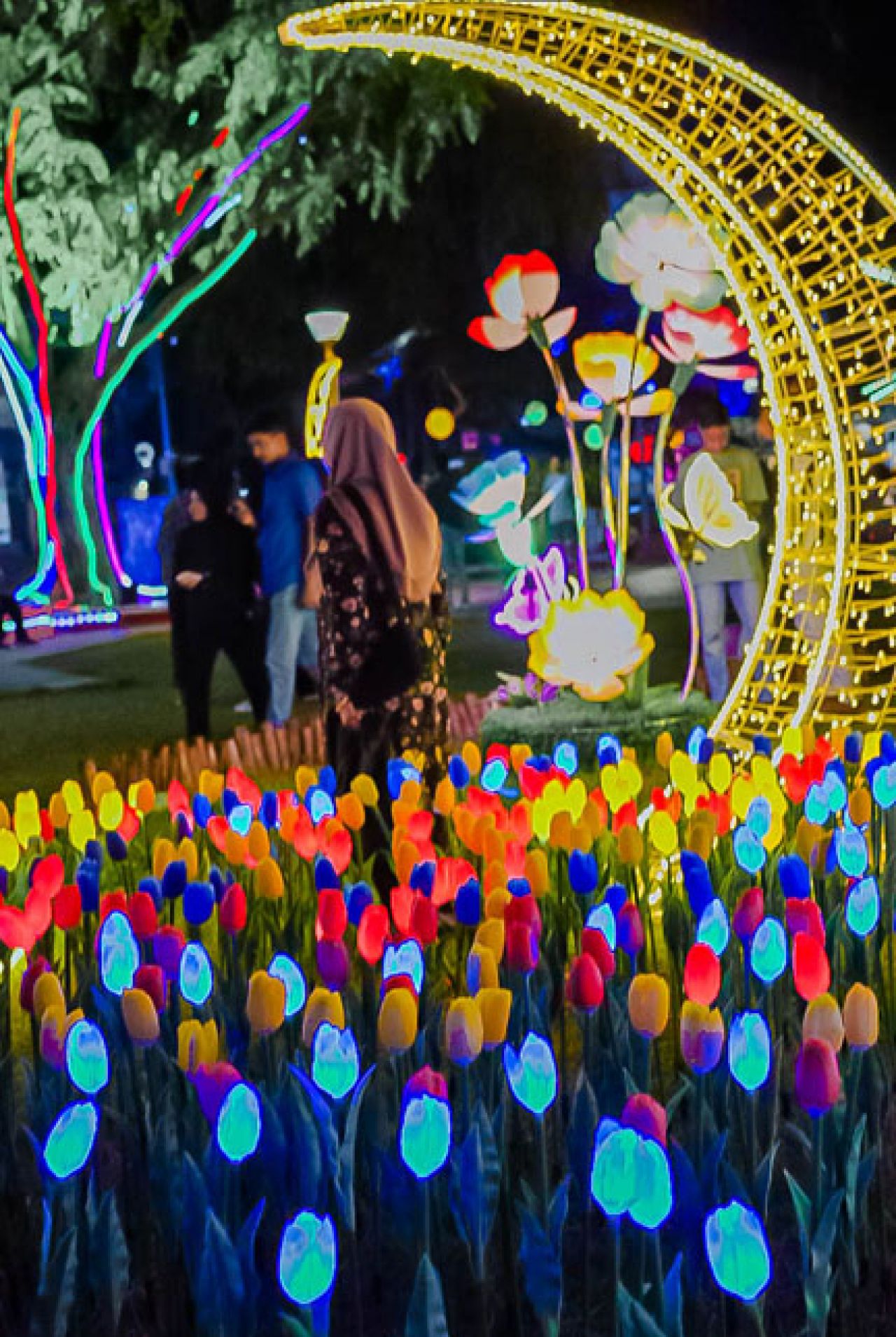 އީދު އަލިން މާލެ ދިއްލާލުން