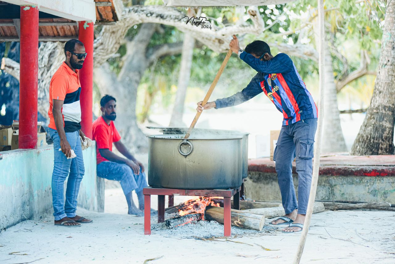 ބާރަށުގެ ގުޅުން ބަދަހިކޮށްލާ 45 އަހަރެއްހާ ދުވަސްވީ ދިގުބަތްޕެން!