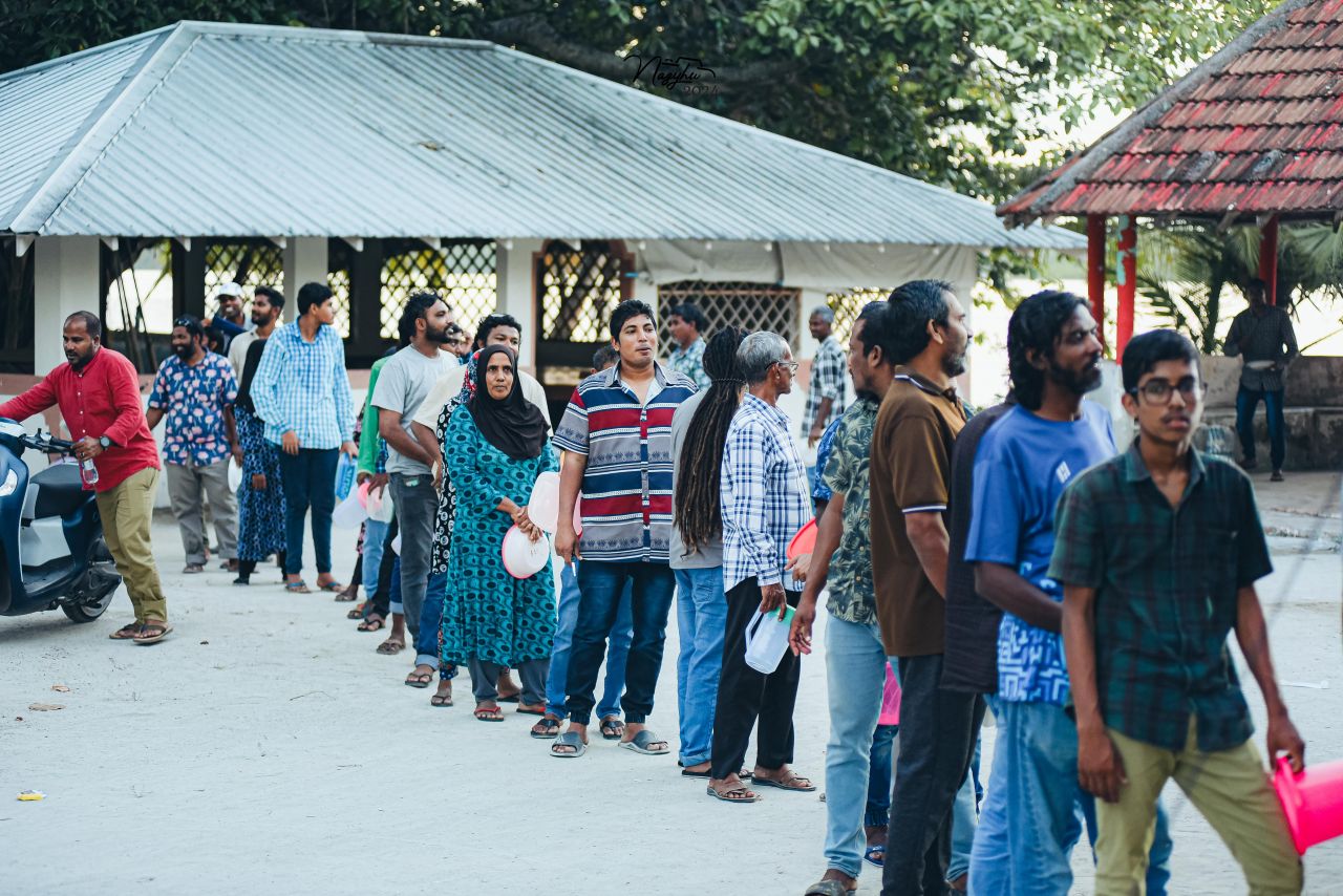 ބާރަށުގެ ގުޅުން ބަދަހިކޮށްލާ 45 އަހަރެއްހާ ދުވަސްވީ ދިގުބަތްޕެން!