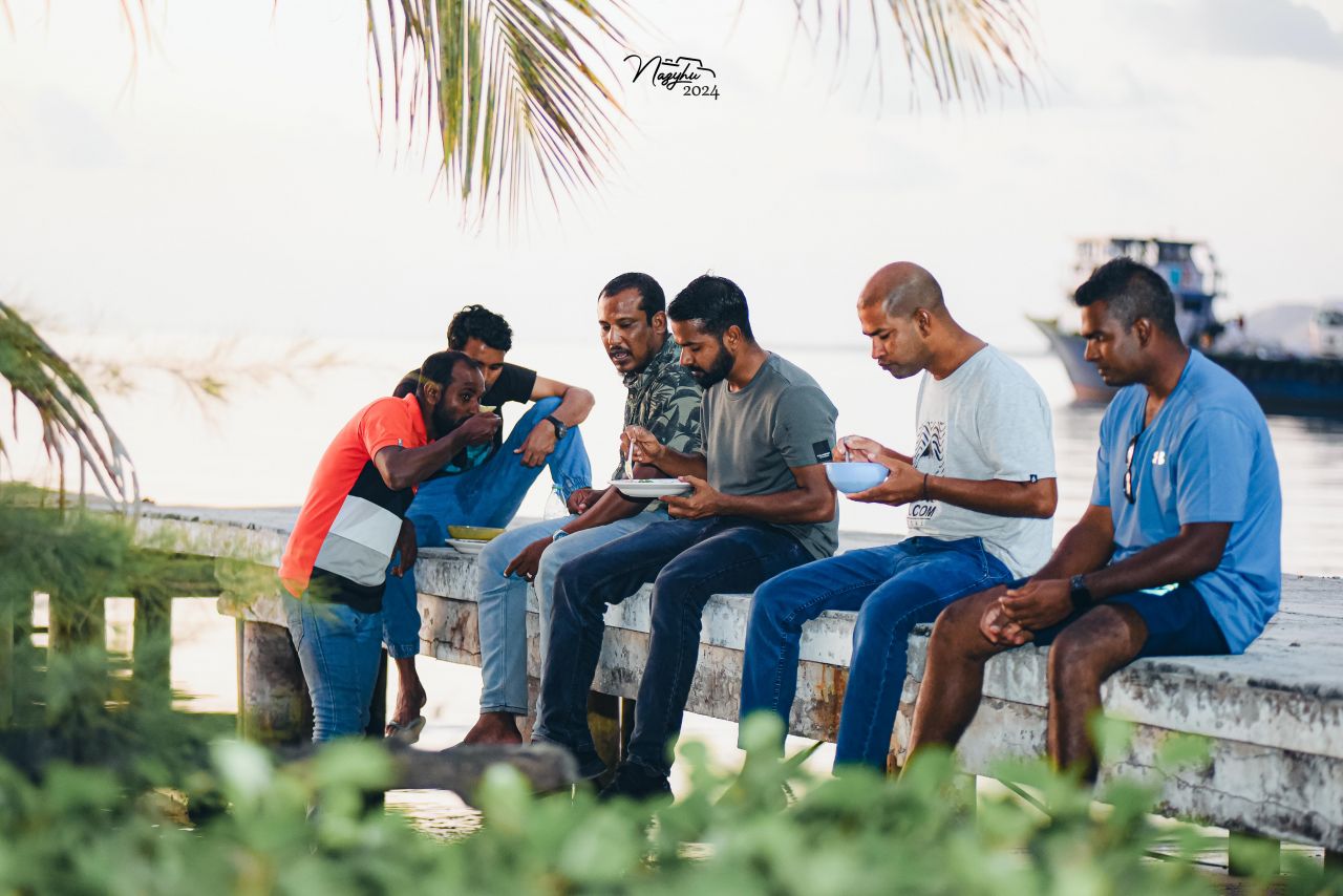 ބާރަށުގެ ގުޅުން ބަދަހިކޮށްލާ 45 އަހަރެއްހާ ދުވަސްވީ ދިގުބަތްޕެން!