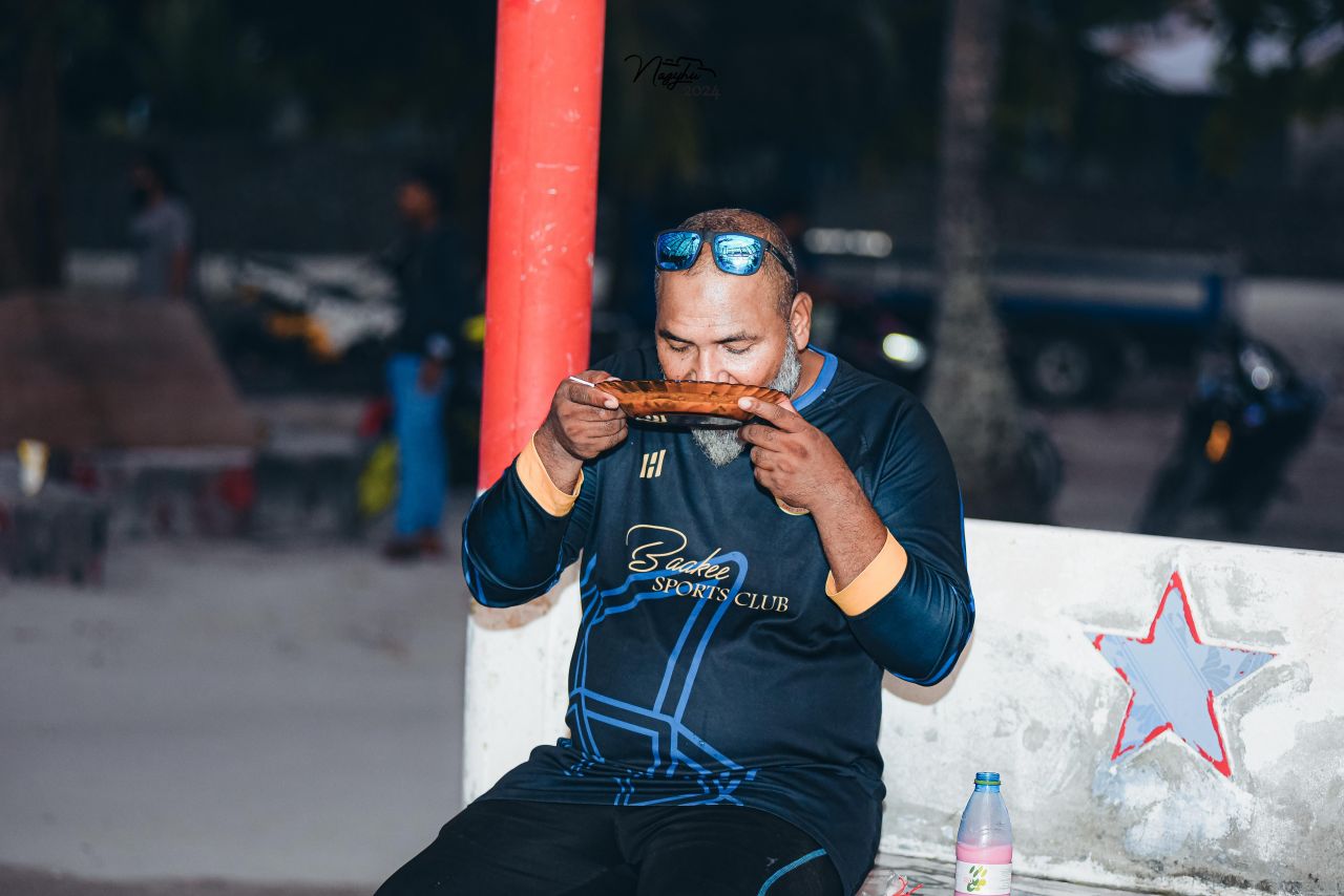 ބާރަށުގެ ގުޅުން ބަދަހިކޮށްލާ 45 އަހަރެއްހާ ދުވަސްވީ ދިގުބަތްޕެން!