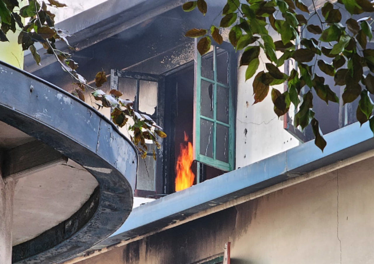 ފޮޓޯ: ދޫހިމެރިގޭގައި ހިނގި އަލިފާނުގެ ހާދިސާ